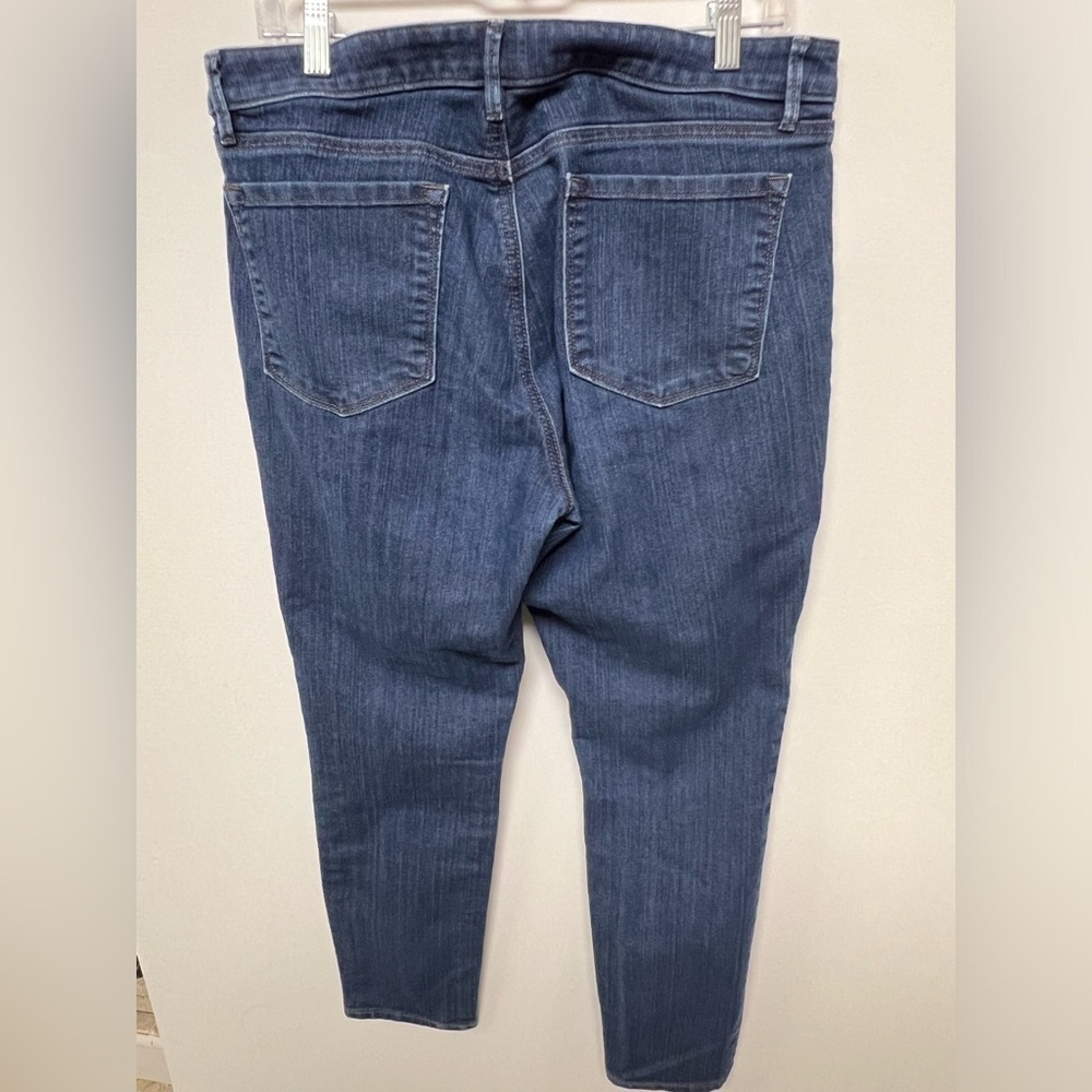 LOFT CURVY SKINNY JEANS. SIZE 12. MEDIUM BLUE - Picture 5 of 5